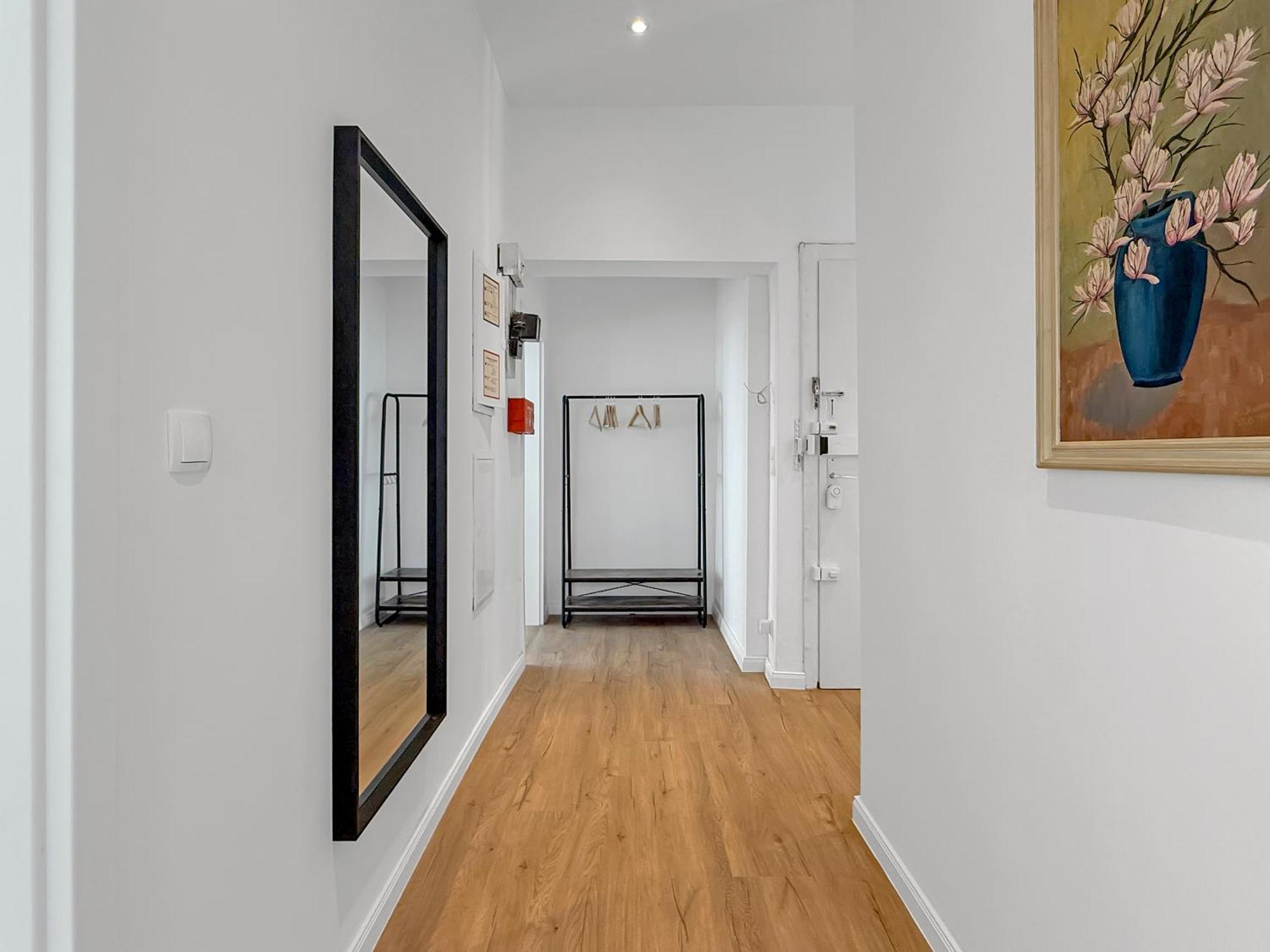 Design 2 Bedrooms Living And Balcony Apartment *